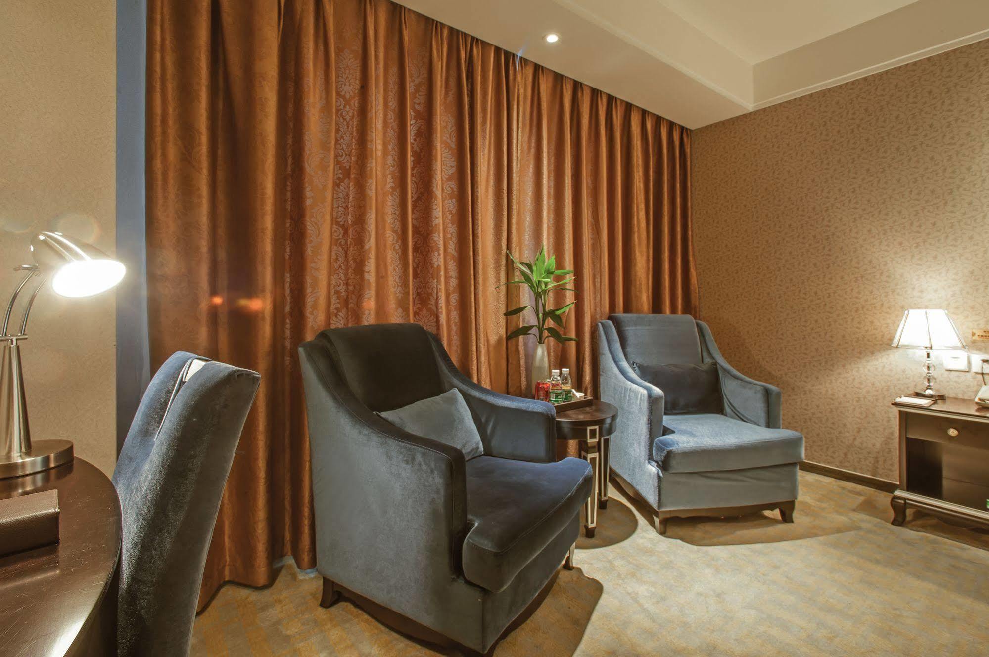 Chengdu Xuanya Yingyue Hotel Bagian luar foto