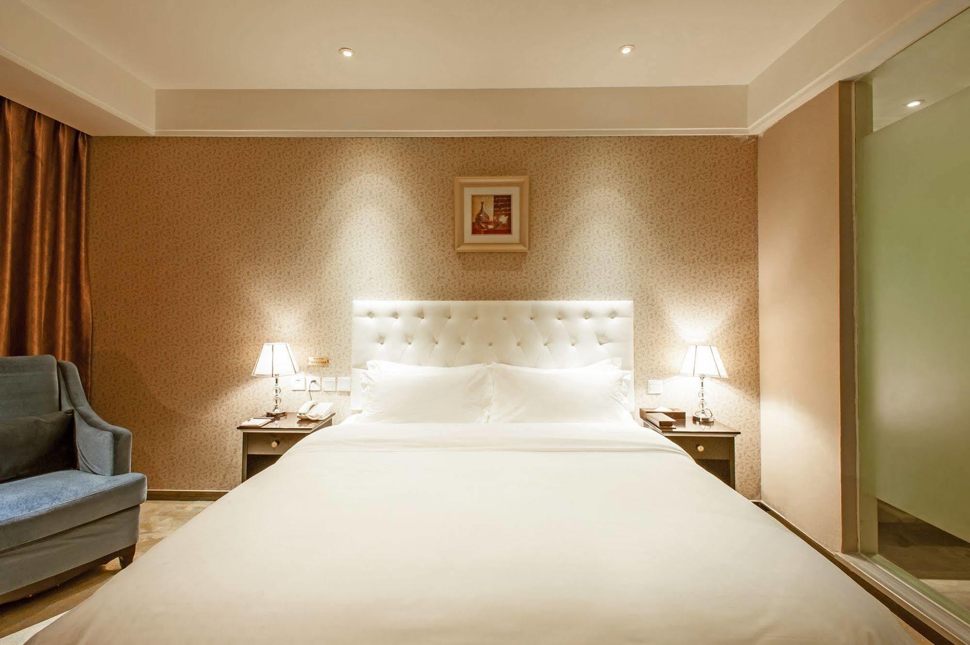 Chengdu Xuanya Yingyue Hotel Bagian luar foto