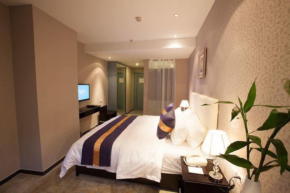 Chengdu Xuanya Yingyue Hotel Bagian luar foto