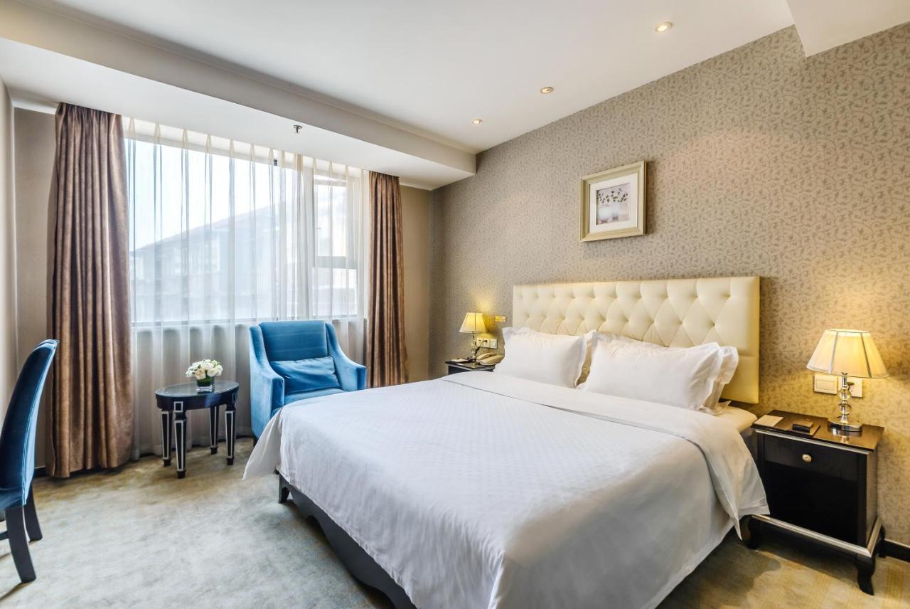 Chengdu Xuanya Yingyue Hotel Bagian luar foto